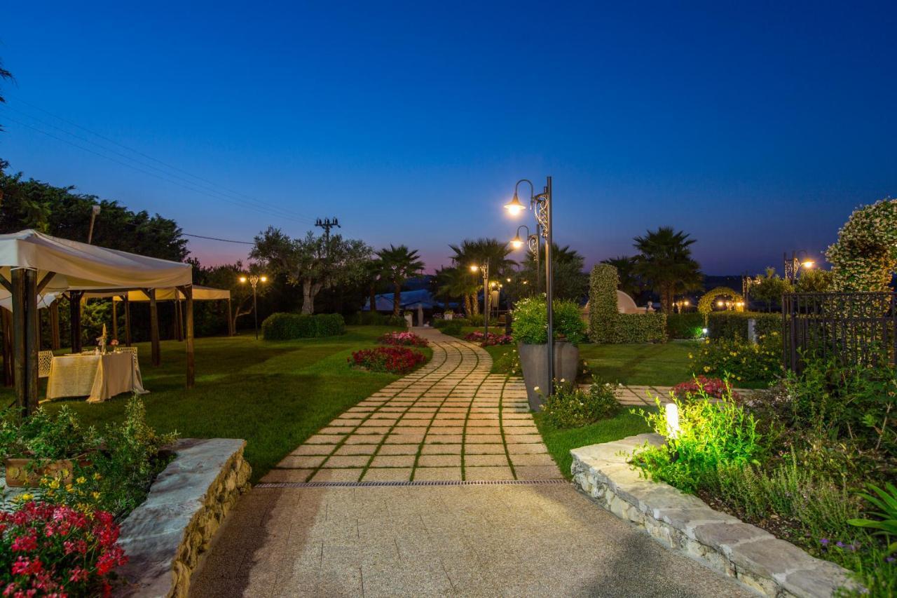 Il Parco Dei Poeti B&B Cellino Attanasio Buitenkant foto