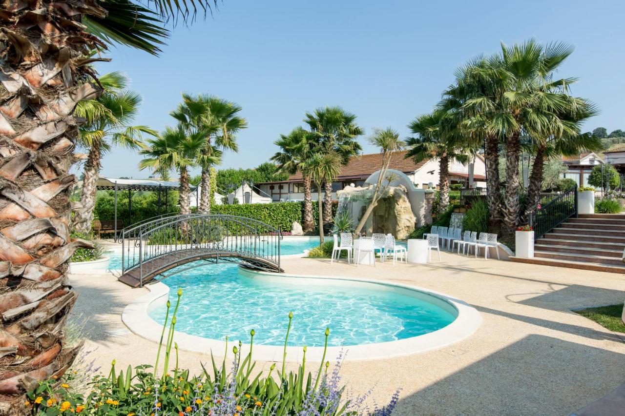 Il Parco Dei Poeti B&B Cellino Attanasio Buitenkant foto